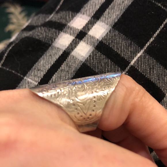Adjustable sterling silver etched ring - Picture 5 of 10
